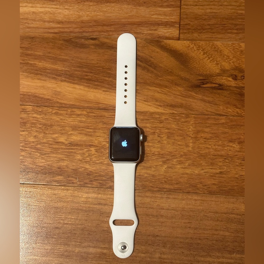 Apple Watch 38mm series 2  with White Sport Band